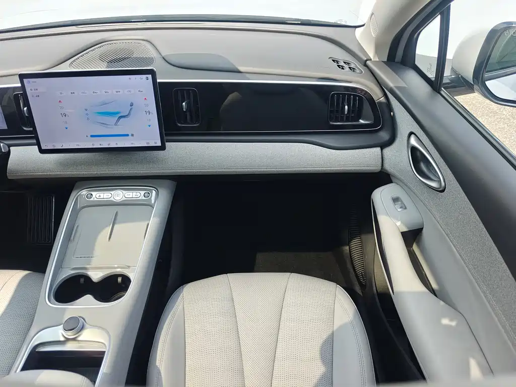 BYD Морской лев 05 EV — миниатюра 15