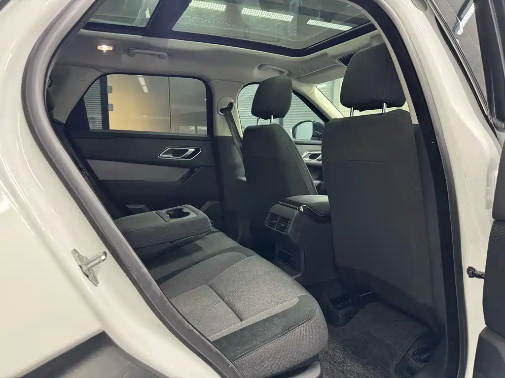 Land Rover Velar — миниатюра 12