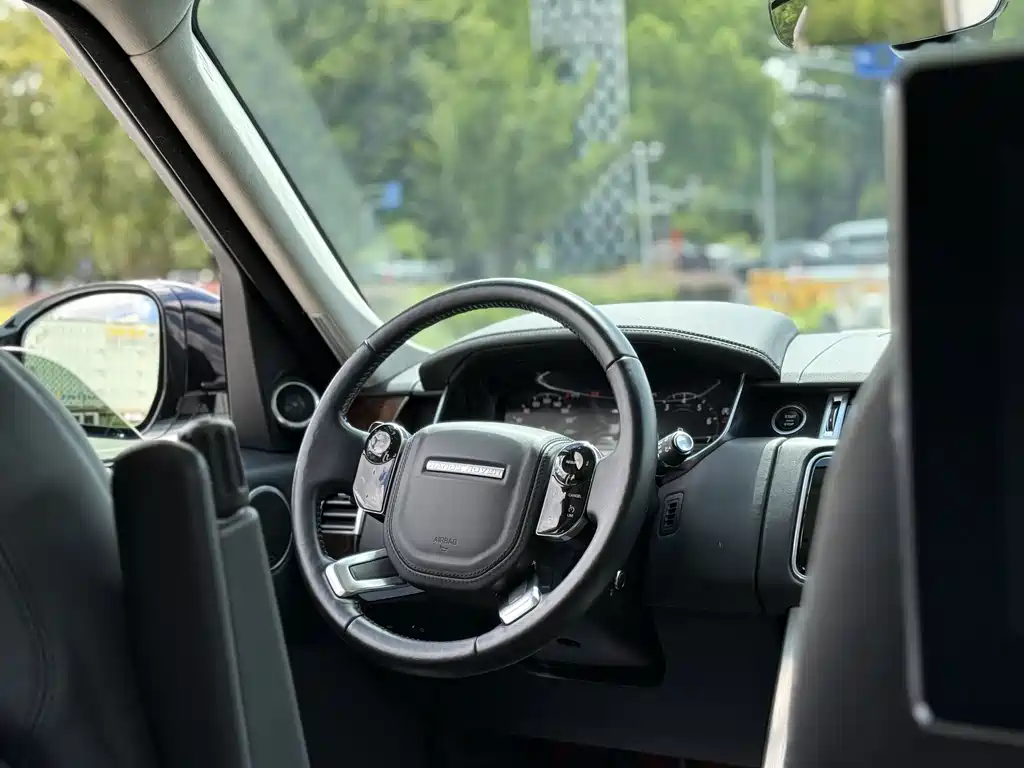 Land Rover Range Rover — миниатюра 12
