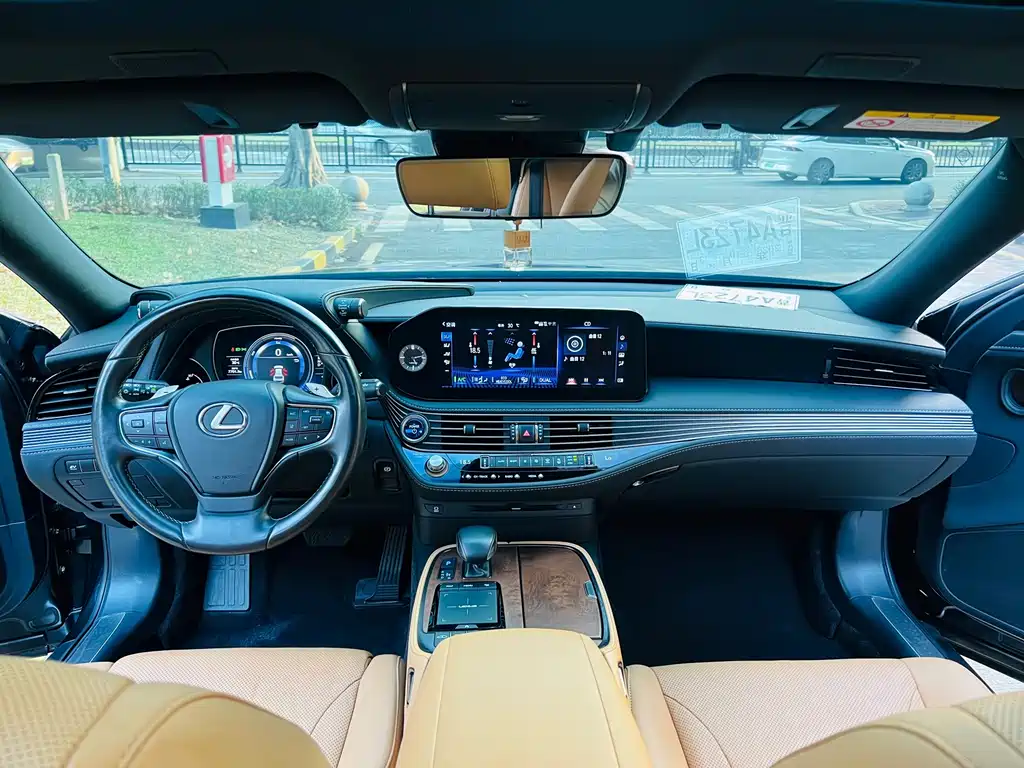 Lexus LS — миниатюра 18