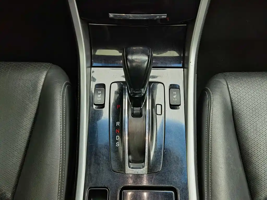 Honda Accord — миниатюра 13
