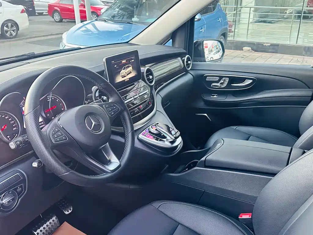 Mercedes-Benz V-Class — миниатюра 5
