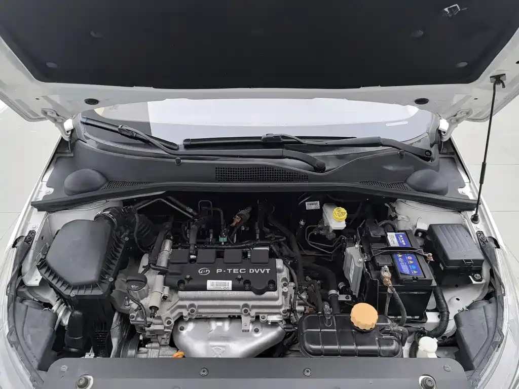 Baojun 310W — миниатюра 6