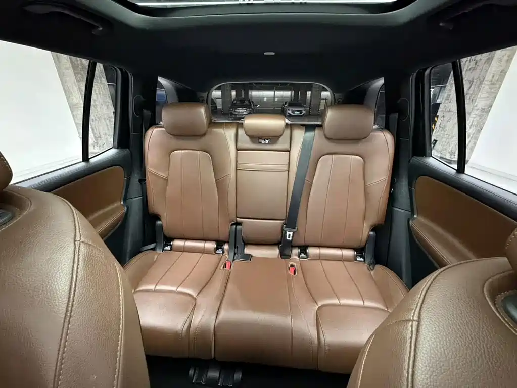 Mercedes-Benz GLB — миниатюра 11