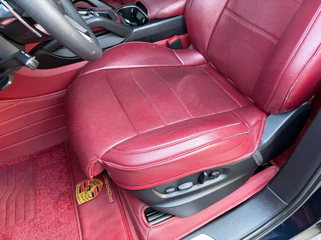 Porsche Cayenne — миниатюра 12