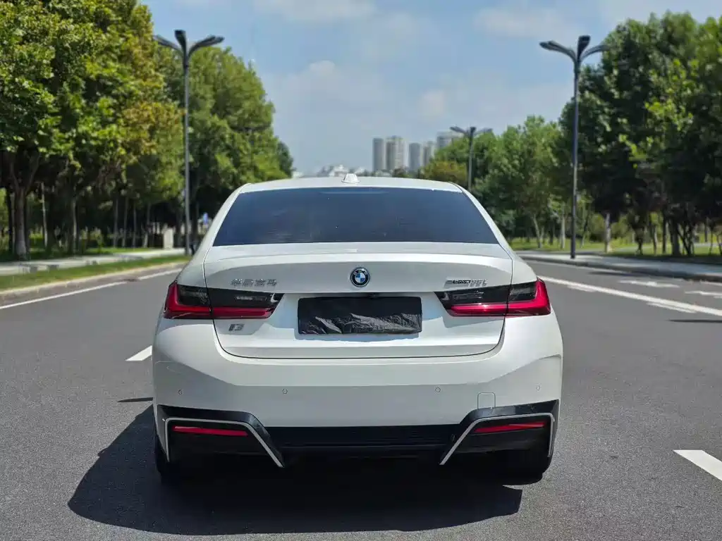 BMW i3 — миниатюра 8