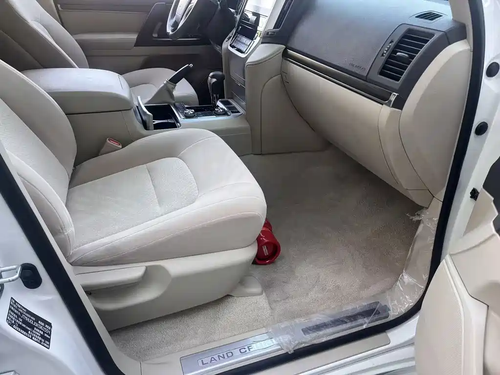Toyota Land Cruiser — миниатюра 6