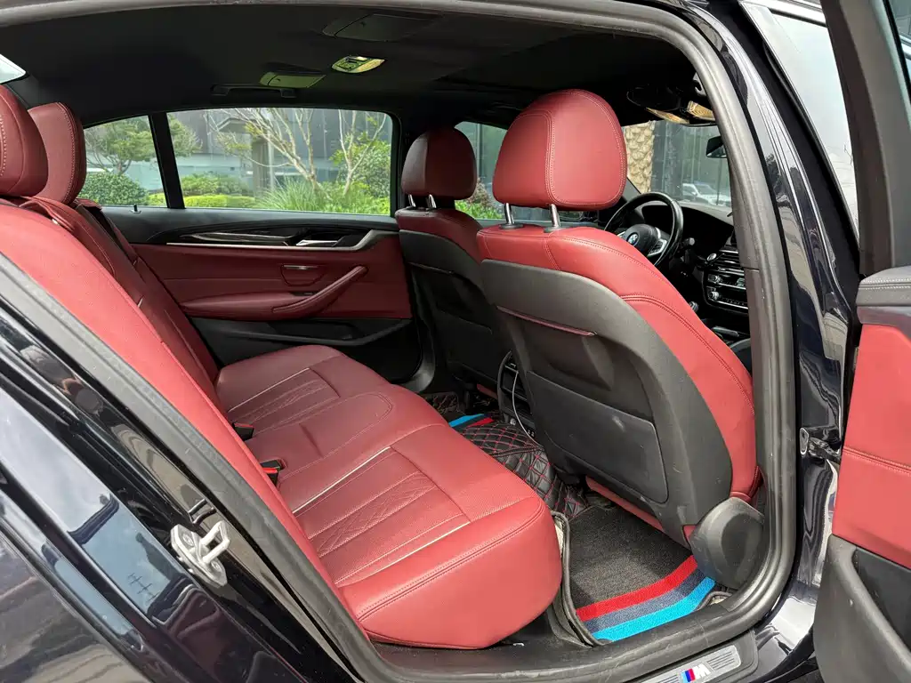 BMW 5 Series — миниатюра 11