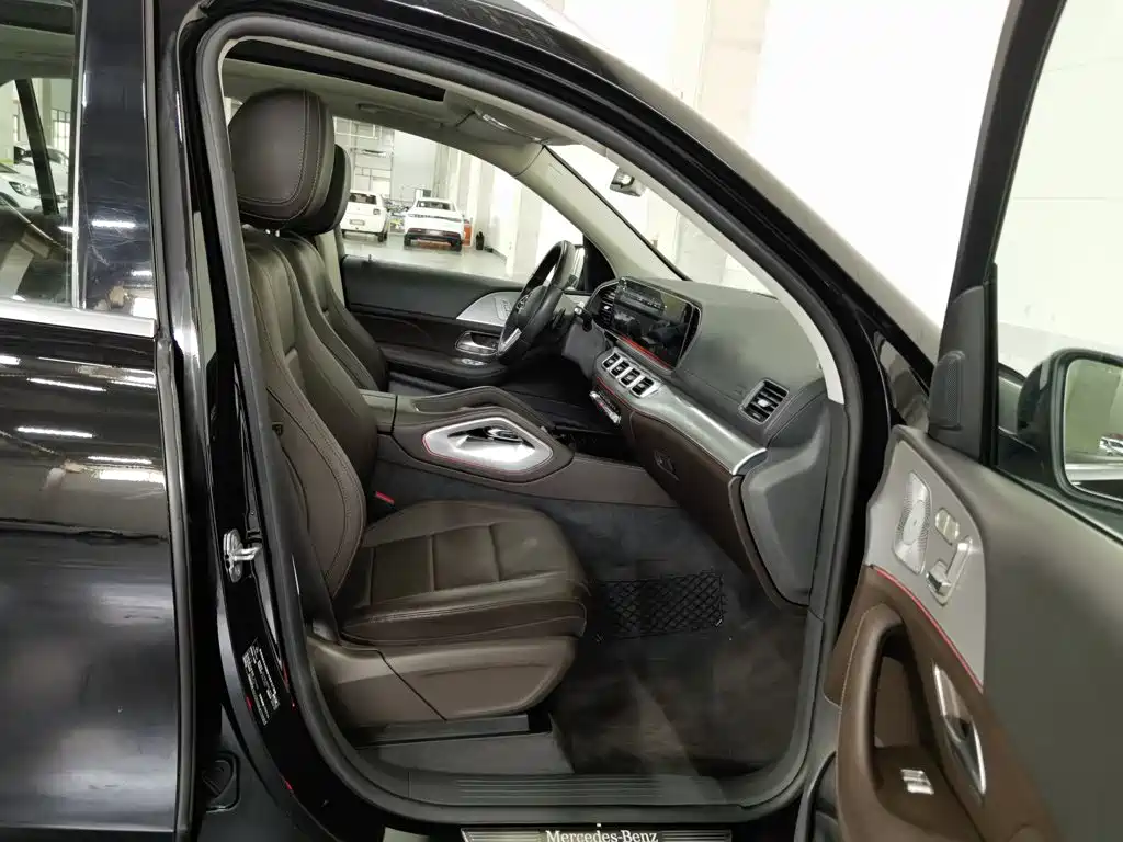 Mercedes-Benz GLE (Import) — миниатюра 23