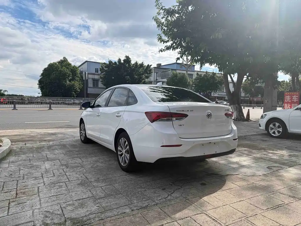 Buick Excelle — миниатюра 12