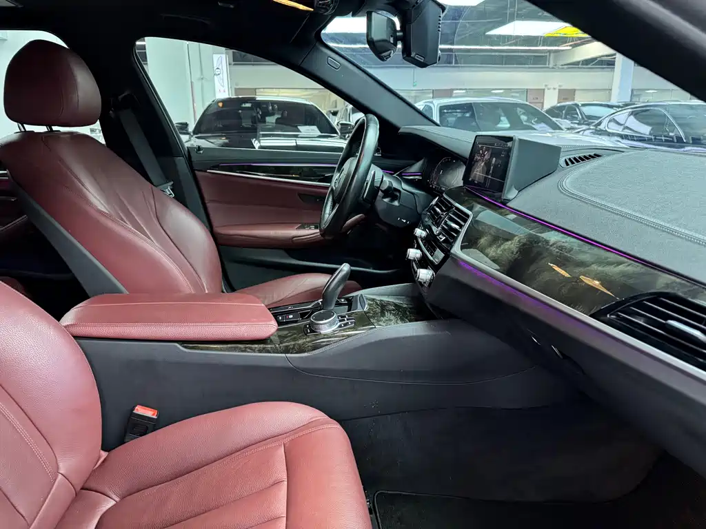 BMW 5 Series — миниатюра 16