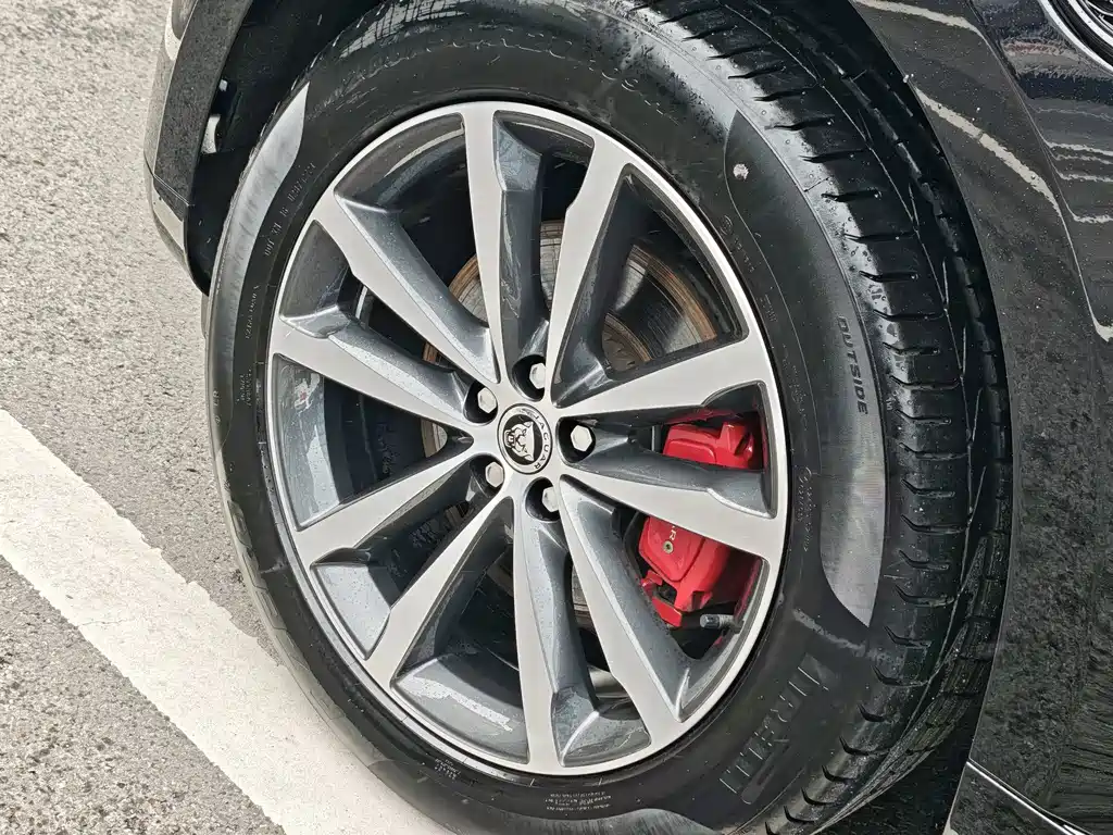 Jaguar F-PACE — миниатюра 15