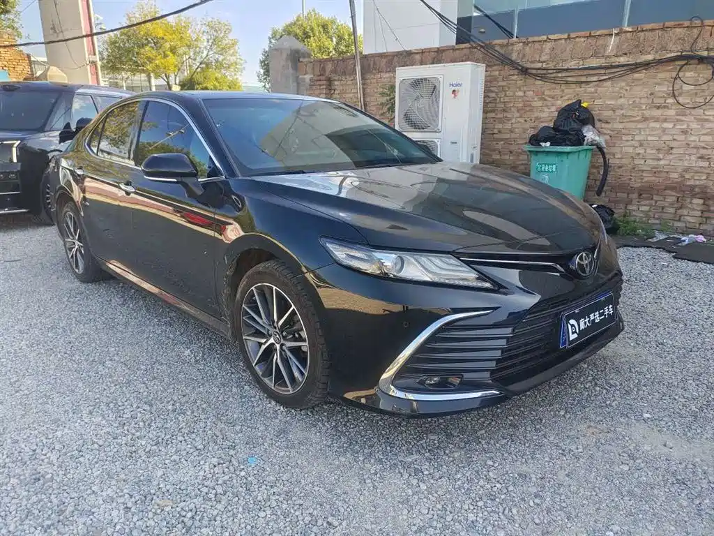 Toyota Camry — миниатюра 3
