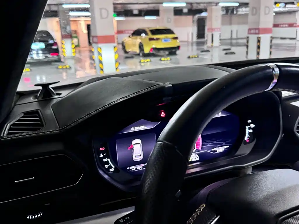 Lamborghini Urus — миниатюра 6