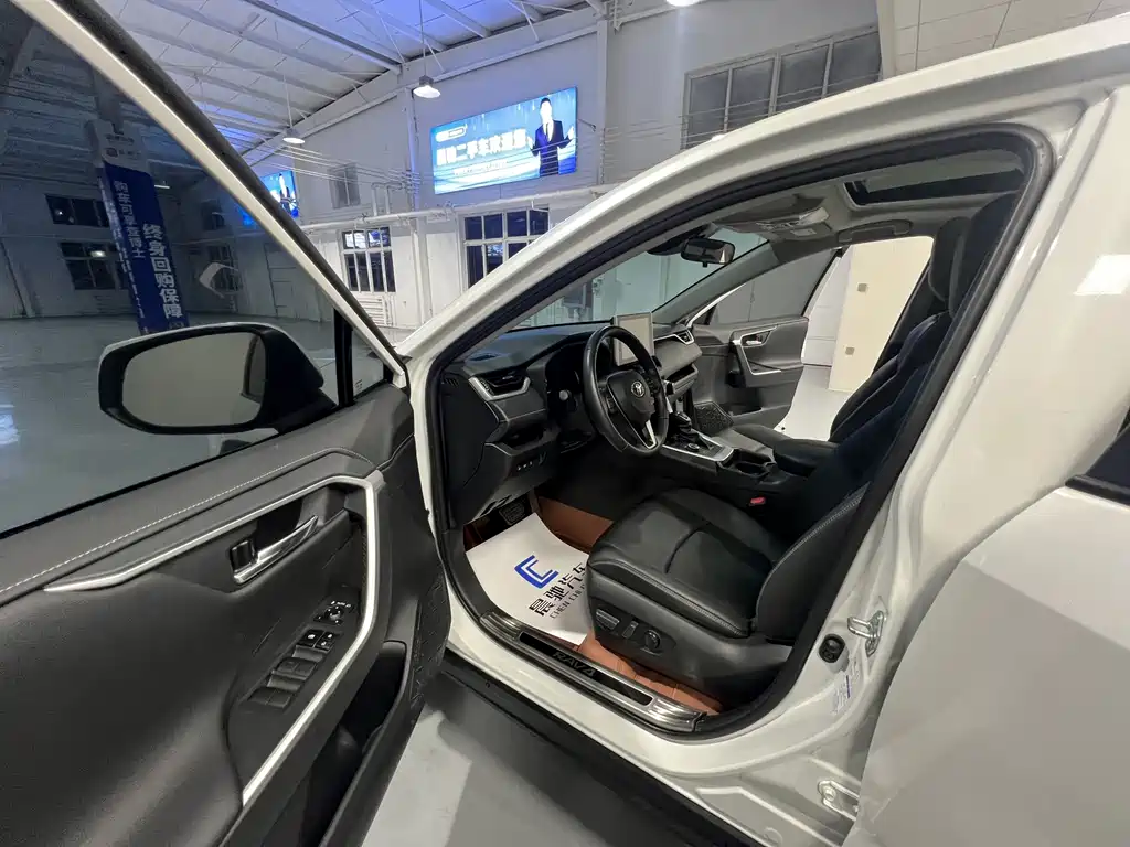 TOYOTA RAV4 RONGFANG