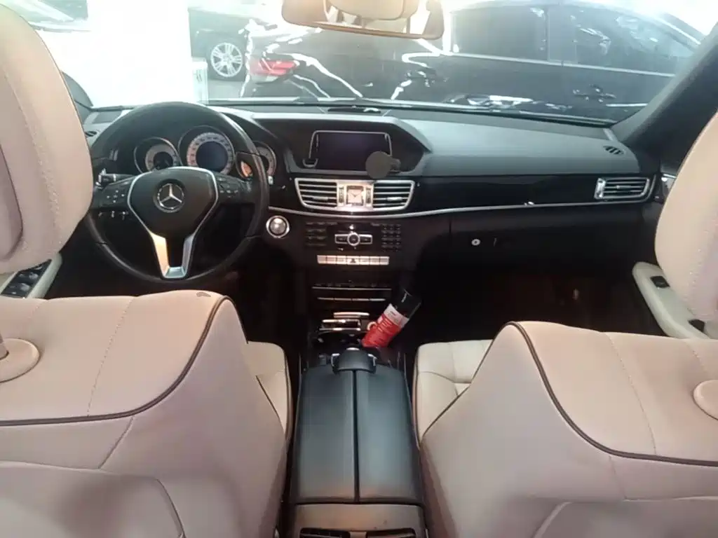 Mercedes-Benz E-Class — миниатюра 10