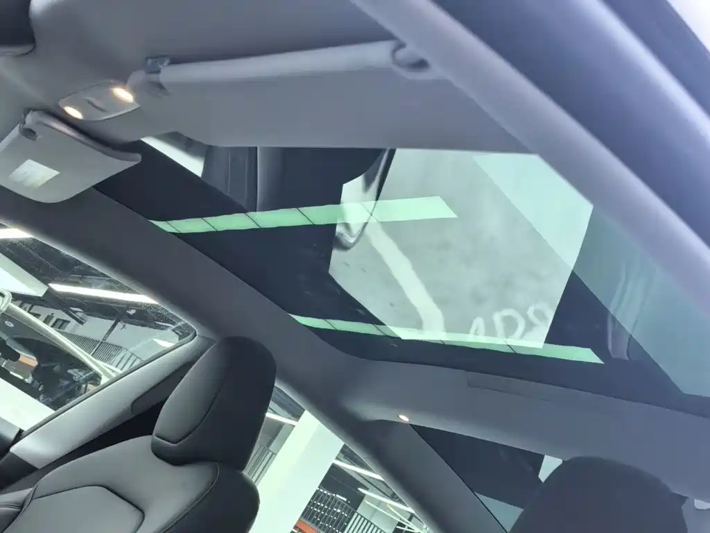 Tesla Model 3 — миниатюра 11
