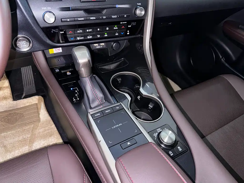 Lexus RX — миниатюра 11