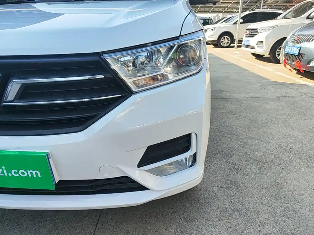Wuling Hongguang — миниатюра 24