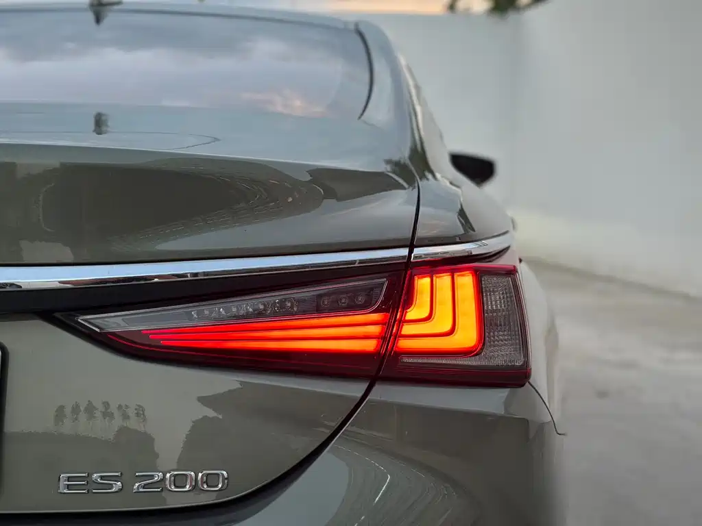 Lexus ES — миниатюра 19