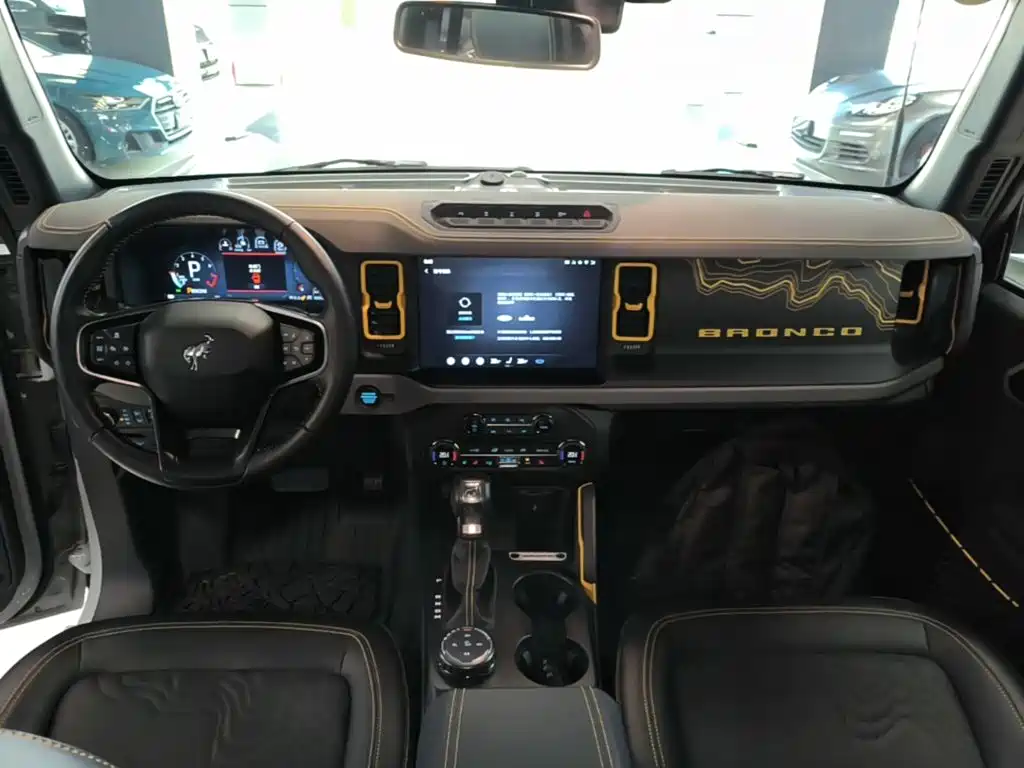 Ford Bronco — миниатюра 10