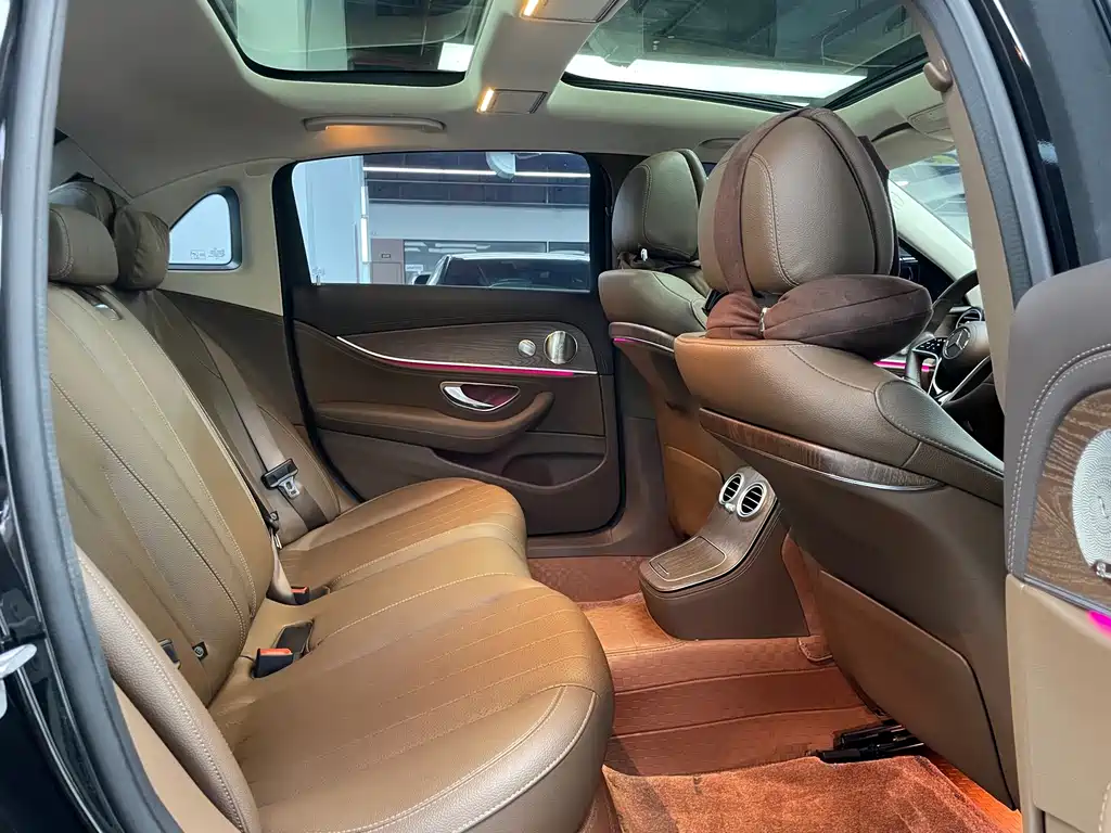 Mercedes-Benz E-Class — миниатюра 14