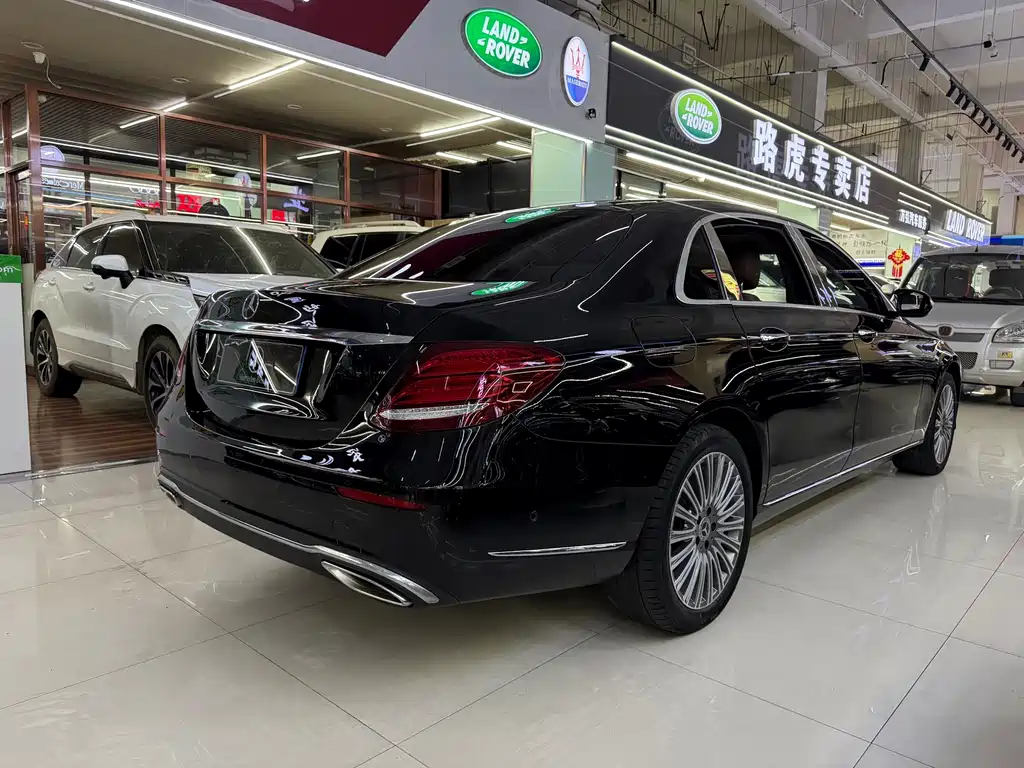 Mercedes-Benz E-Class — миниатюра 6