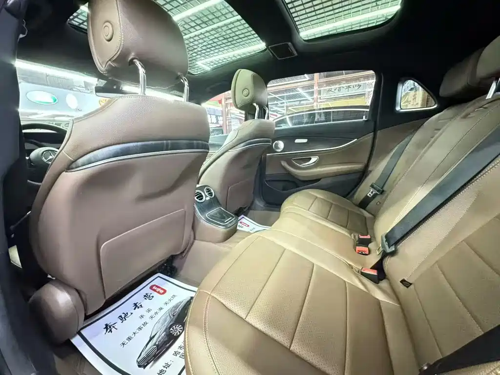 Mercedes-Benz E-Class — миниатюра 9