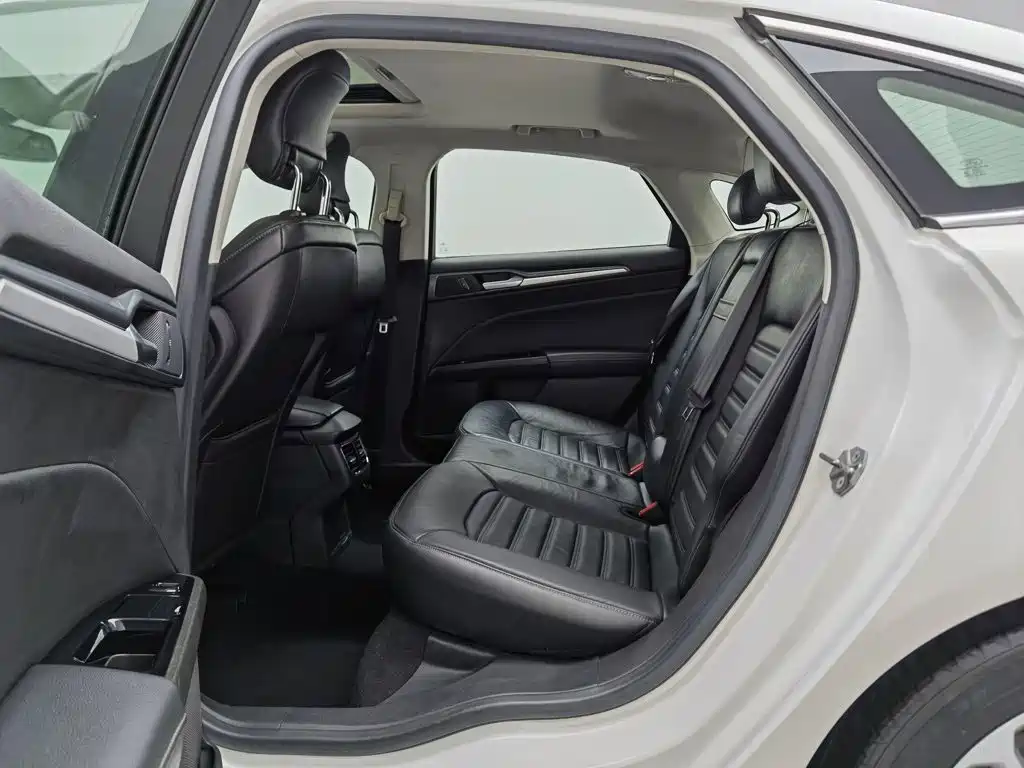Ford Mondeo — миниатюра 15