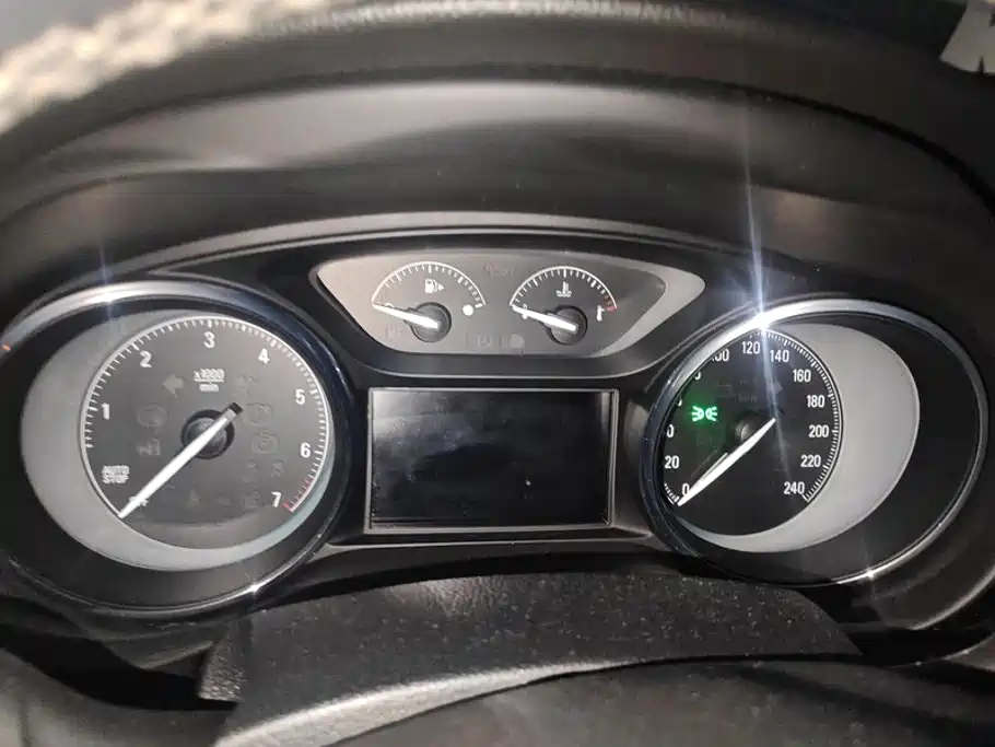 Buick Envision Plus — миниатюра 14
