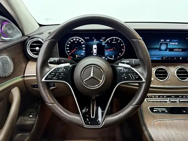 Mercedes-Benz E-Class — миниатюра 5