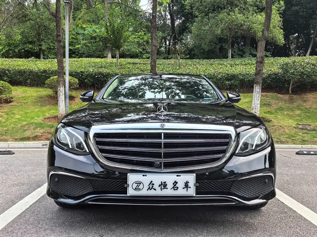 Mercedes-Benz E-Class — миниатюра 2
