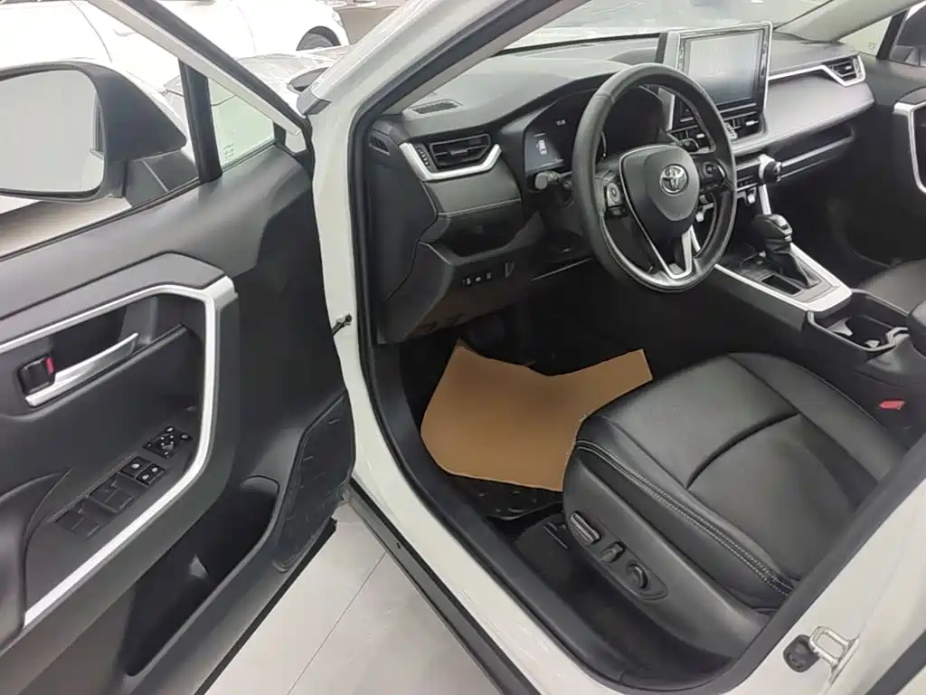 Toyota RAV4 — миниатюра 16