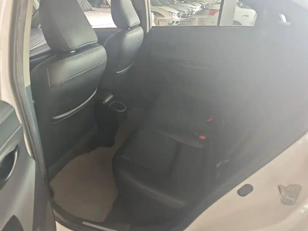 Toyota Yaris L — миниатюра 17