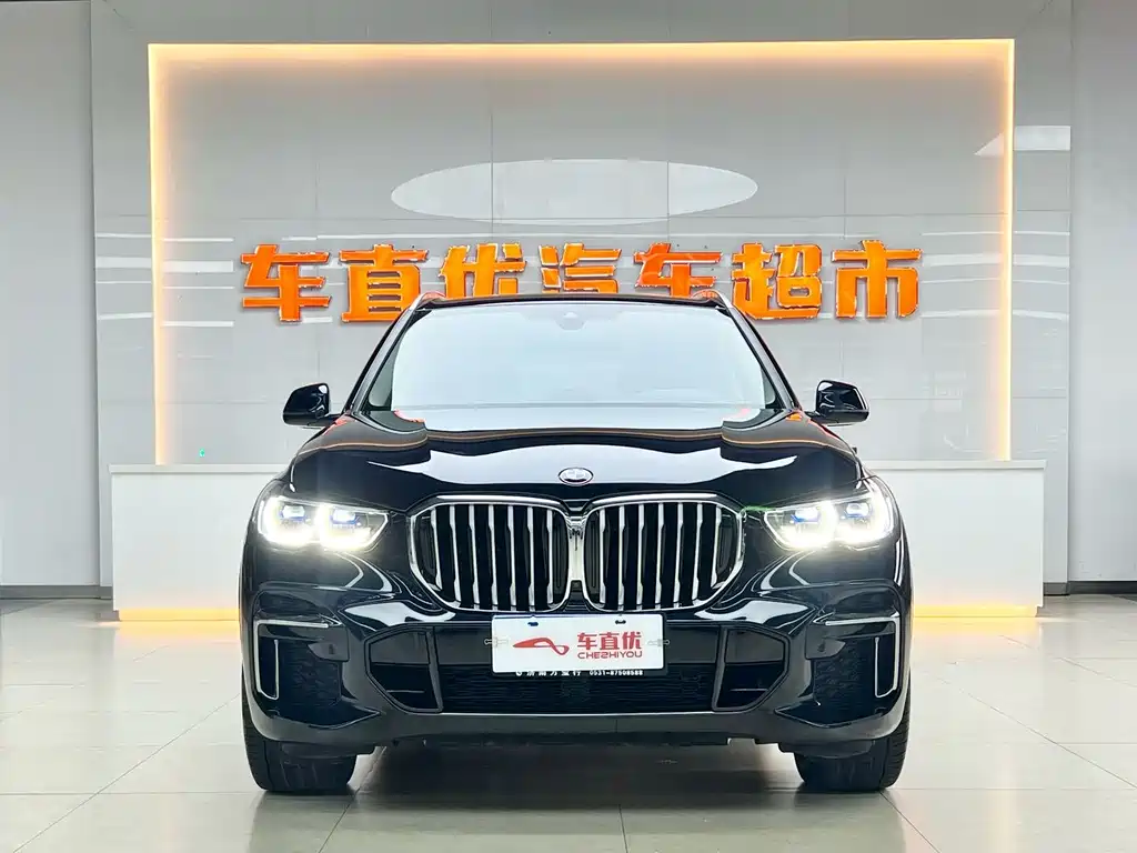 BMW X5 2022 xDrive 30Li Premium M Sport