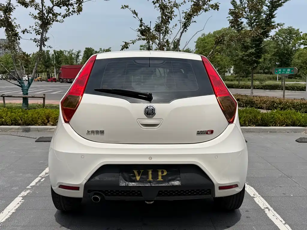 MG 3 2013 1.5L AMT Elite