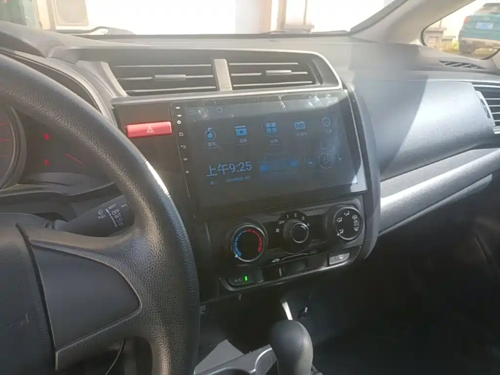 Honda Fit — миниатюра 13