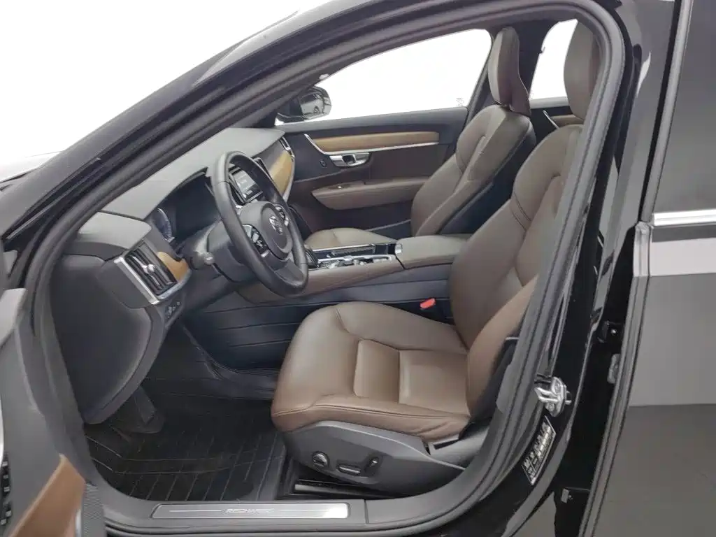 Volvo S90 PHEV — миниатюра 10