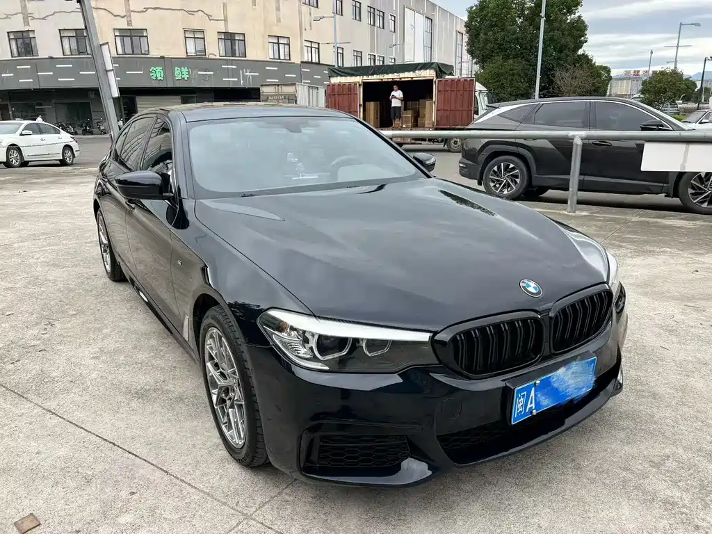 BMW 5 Series — миниатюра 2