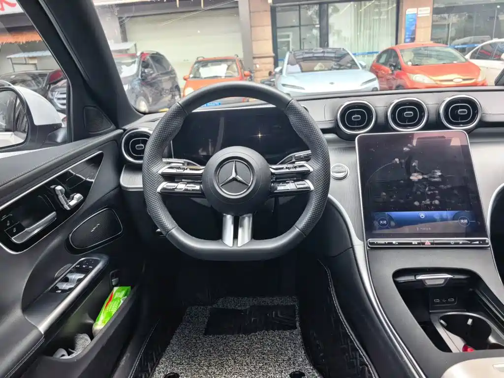 Mercedes-Benz C-Class — миниатюра 11