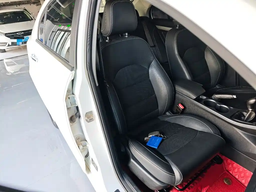 Geely Emgrand — миниатюра 25