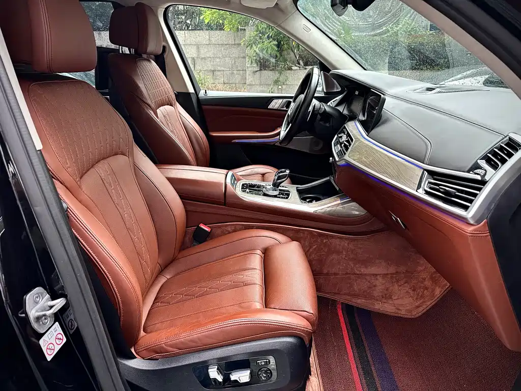 BMW X7 — миниатюра 13