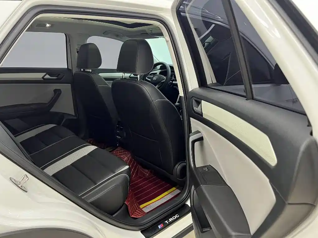 Volkswagen T-Roc — миниатюра 12