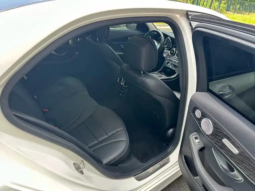Mercedes-Benz C-Class — миниатюра 8