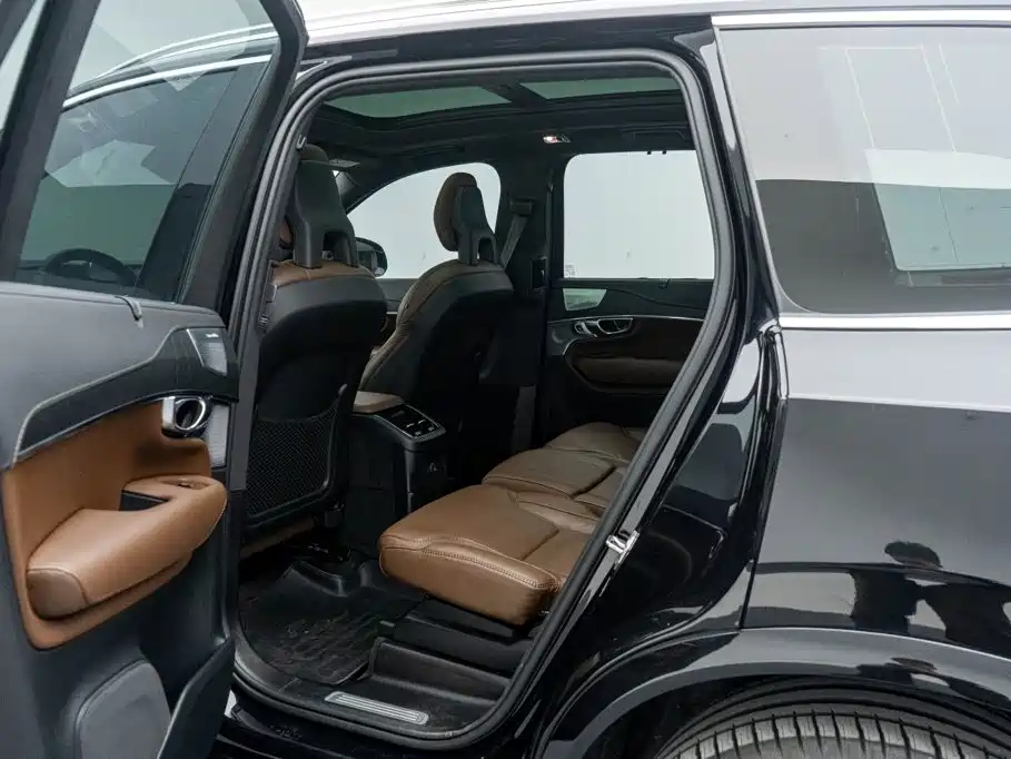 Volvo XC90 PHEV — миниатюра 19
