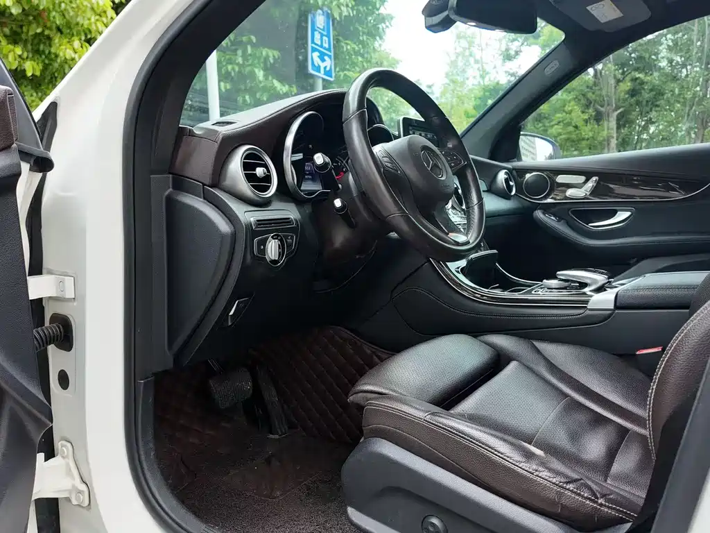 Mercedes-Benz GLC 2017 GLC 260 4MATIC