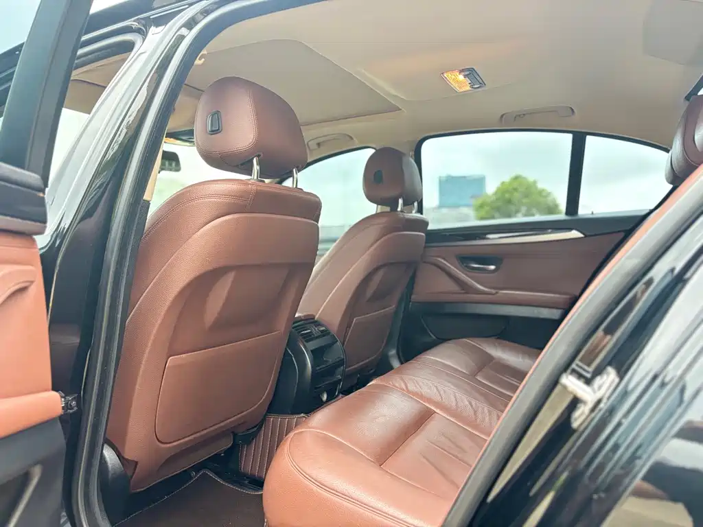 BMW 5 Series (Import) — миниатюра 5