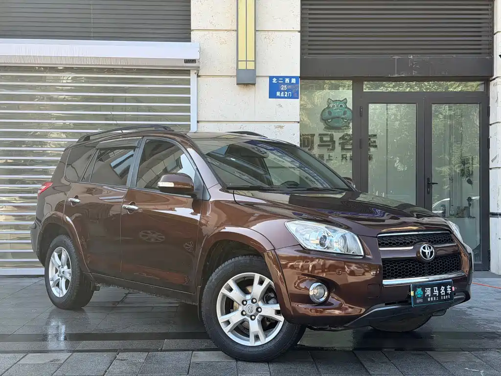 Toyota RAV4 — миниатюра 3