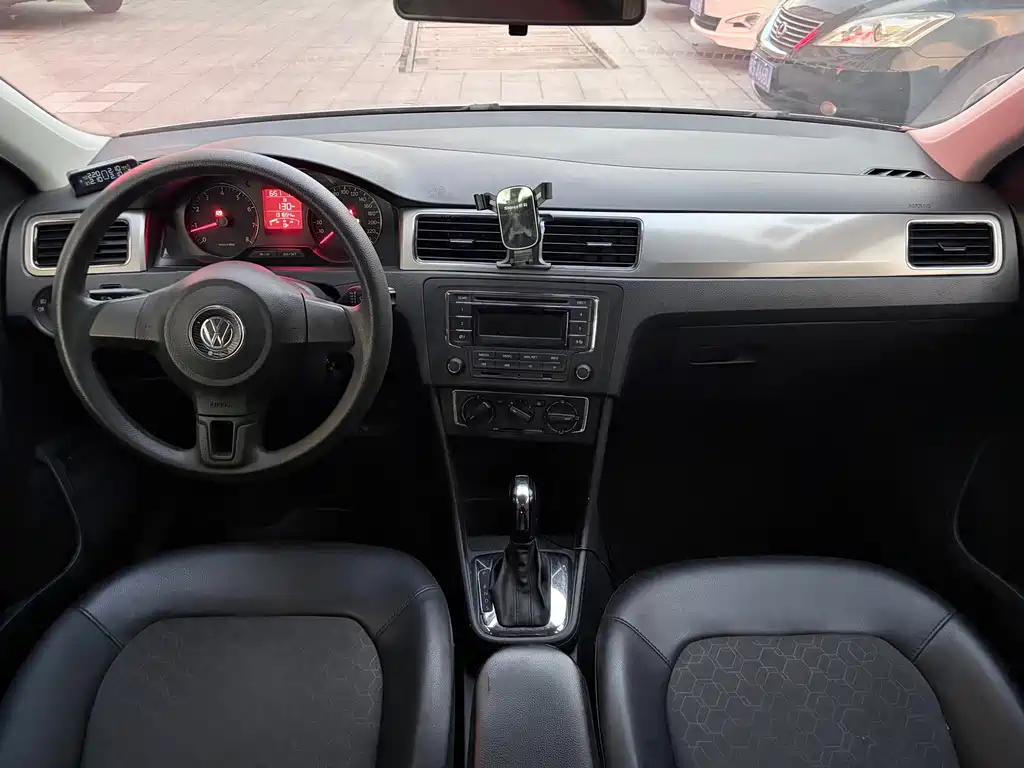 Volkswagen Santana — миниатюра 9