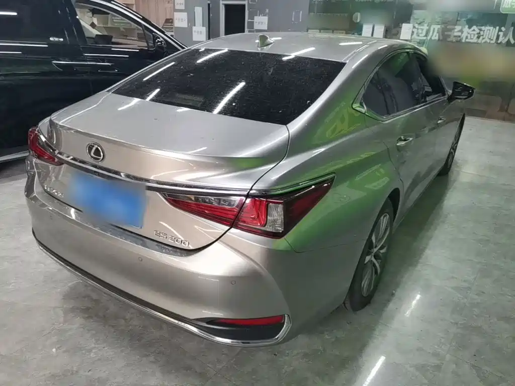 Lexus ES — миниатюра 7